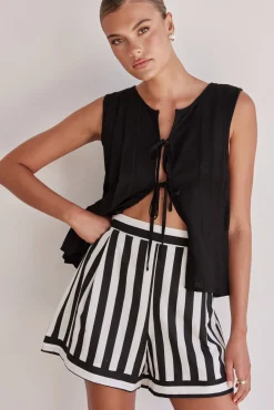Everly Shorts (Black)