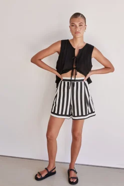 Everly Shorts (Black)