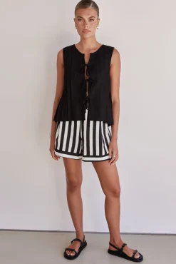 Everly Shorts (Black)