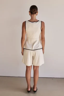 Leila Shorts (Beige)
